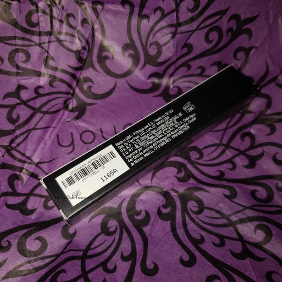 Younique Hottie Lip Plumper Refreshed - Picture 2 of 3